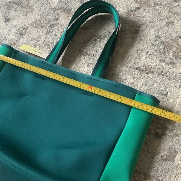 Summersalt Beach tote New! Green travel vocational gym - Picture 5 of 9